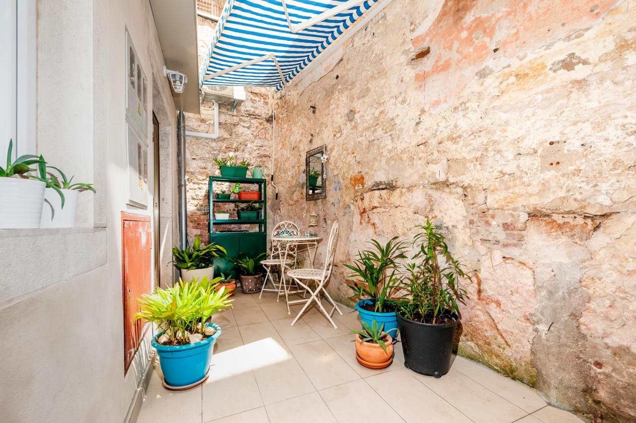 Apartment Amici With Terrace In Center Of Ровінь Екстер'єр фото